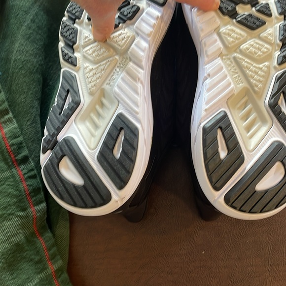 Brand new without box hoka arahi 6 - Picture 4 of 7